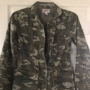 Ladies Camouflage Utility Jacket Sz Small